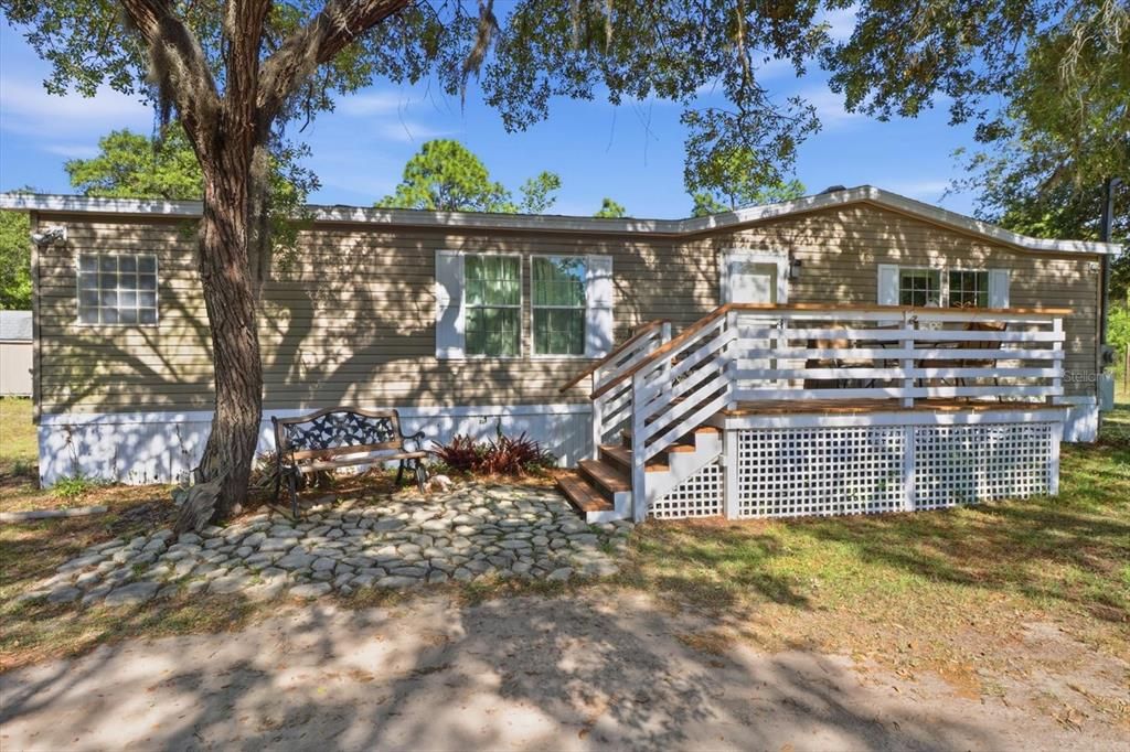 For Sale: $275,000 (4 beds, 2 baths, 2000 Square Feet)