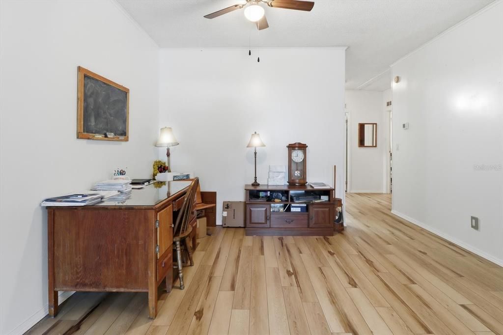 For Sale: $275,000 (4 beds, 2 baths, 2000 Square Feet)