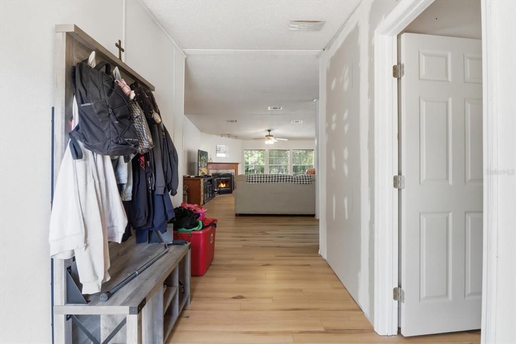 For Sale: $275,000 (4 beds, 2 baths, 2000 Square Feet)