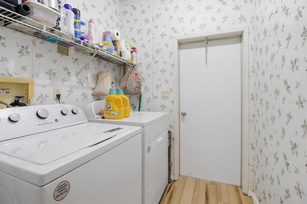 For Sale: $275,000 (4 beds, 2 baths, 2000 Square Feet)
