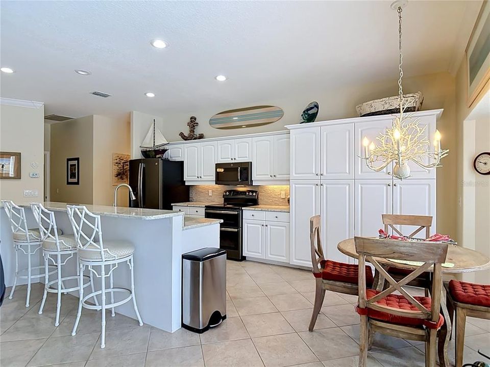For Sale: $1,295,000 (3 beds, 2 baths, 2114 Square Feet)