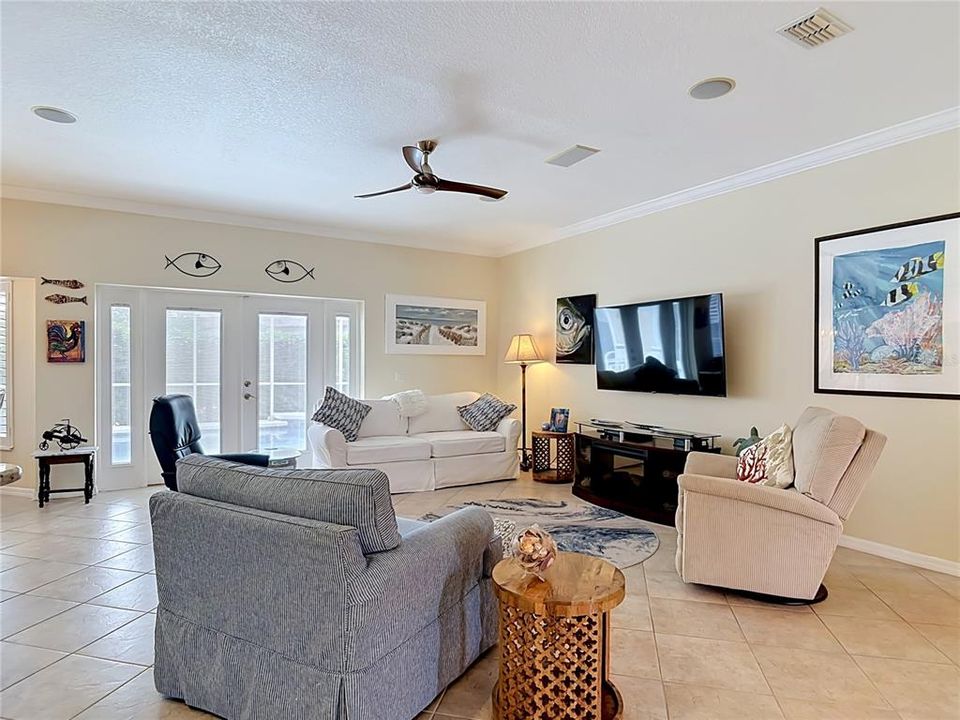 For Sale: $1,295,000 (3 beds, 2 baths, 2114 Square Feet)
