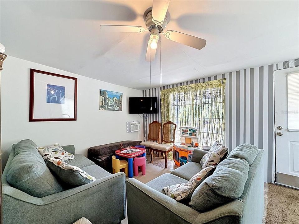 En Venta: $370,000 (3 camas, 2 baños, 1248 Pies cuadrados)