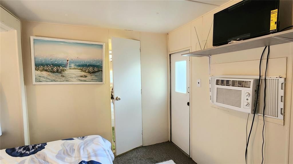 На продажу: $65,000 (1 спален, 1 ванн, 308 Квадратных фут)