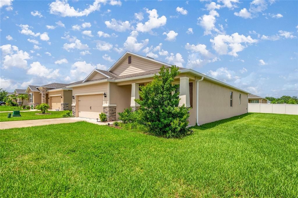 For Rent: $2,000 (2 beds, 2 baths, 1850 Square Feet)