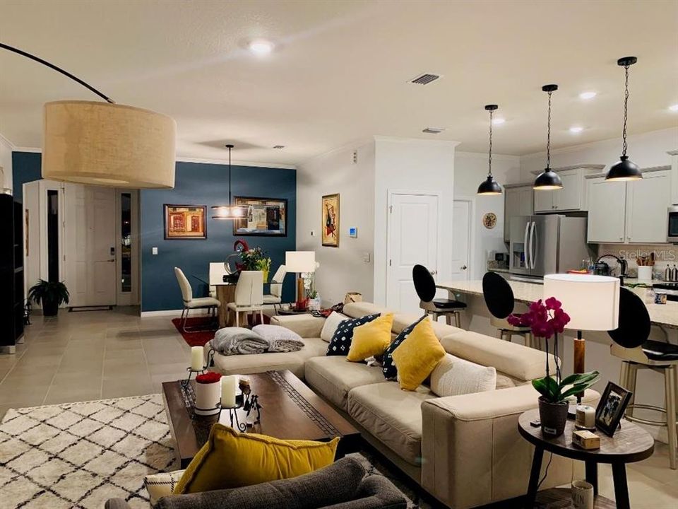 For Rent: $2,000 (2 beds, 2 baths, 1850 Square Feet)