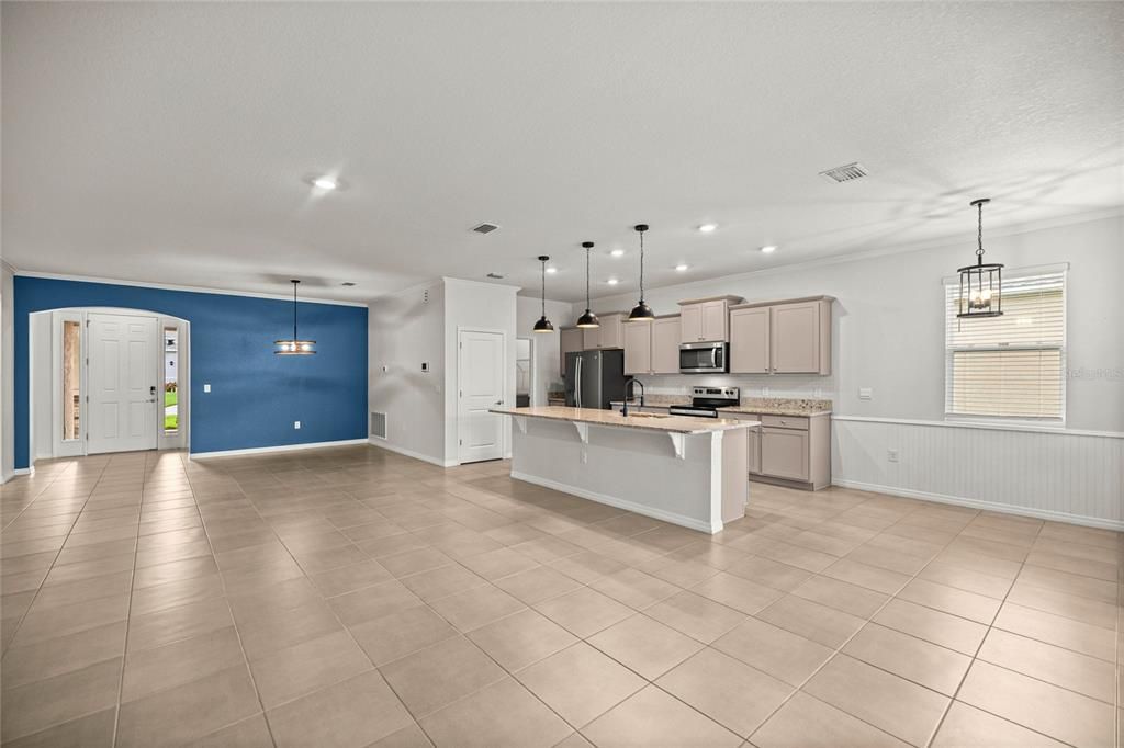For Rent: $2,000 (2 beds, 2 baths, 1850 Square Feet)