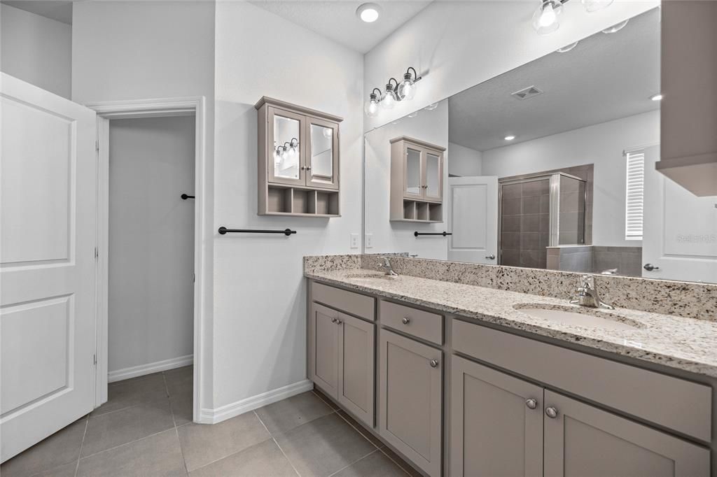 For Rent: $2,000 (2 beds, 2 baths, 1850 Square Feet)