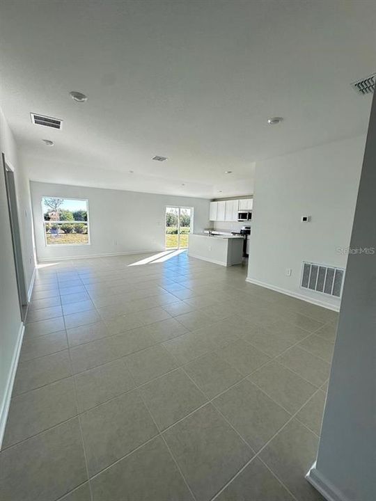 For Rent: $1,900 (3 beds, 2 baths, 1484 Square Feet)