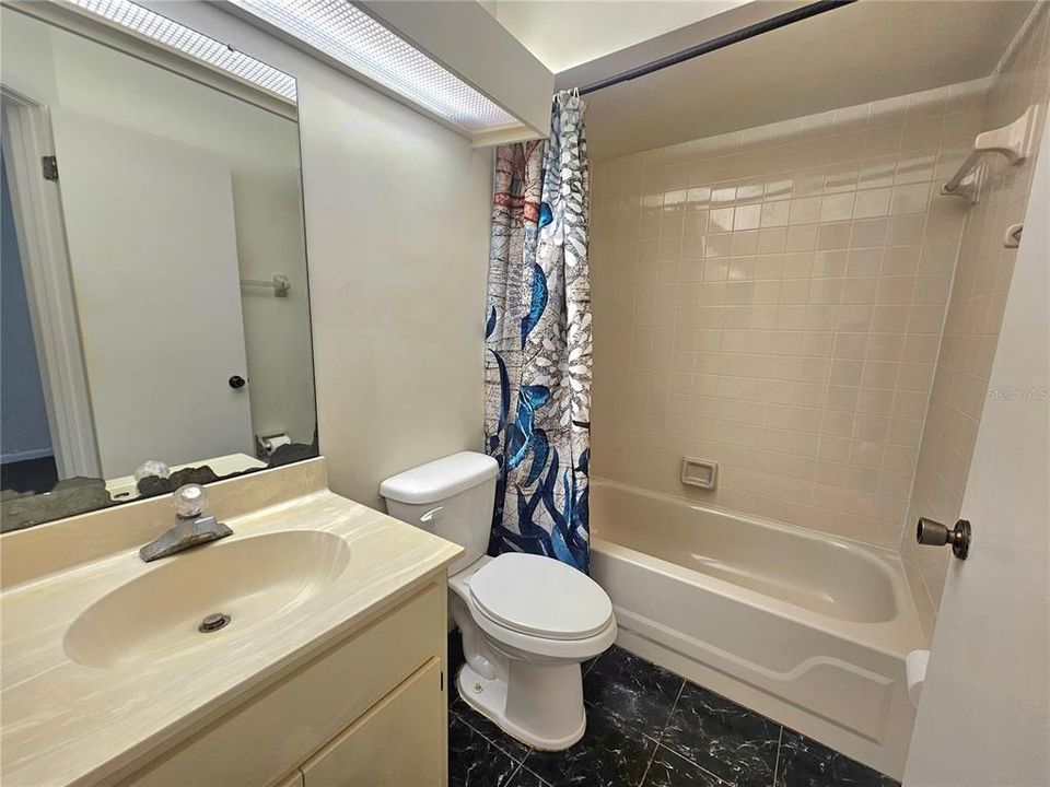 На продажу: $169,000 (2 спален, 2 ванн, 1098 Квадратных фут)
