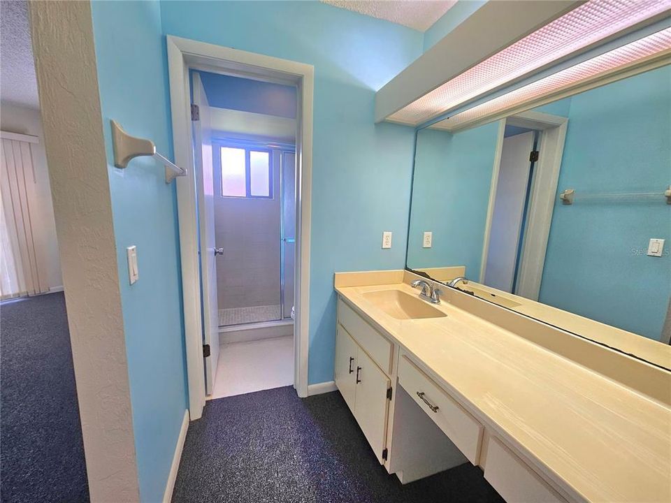 На продажу: $169,000 (2 спален, 2 ванн, 1098 Квадратных фут)