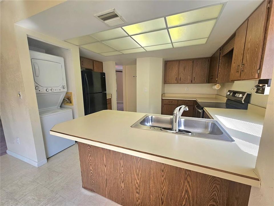 На продажу: $169,000 (2 спален, 2 ванн, 1098 Квадратных фут)