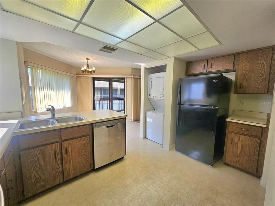 На продажу: $169,000 (2 спален, 2 ванн, 1098 Квадратных фут)