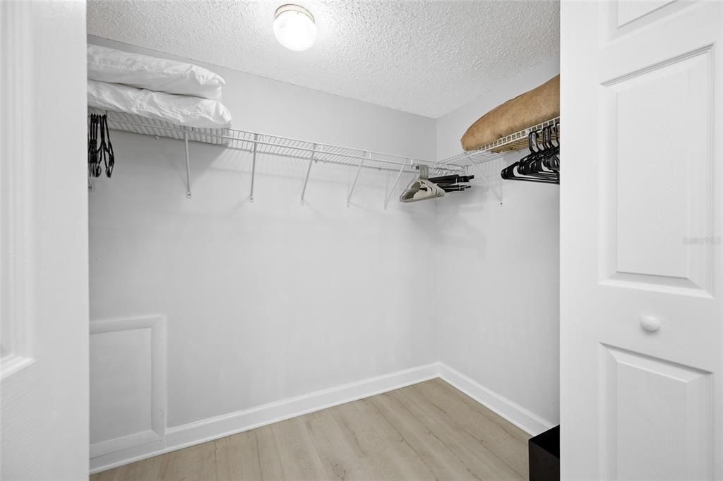 For Sale: $690,000 (2 beds, 2 baths, 1065 Square Feet)