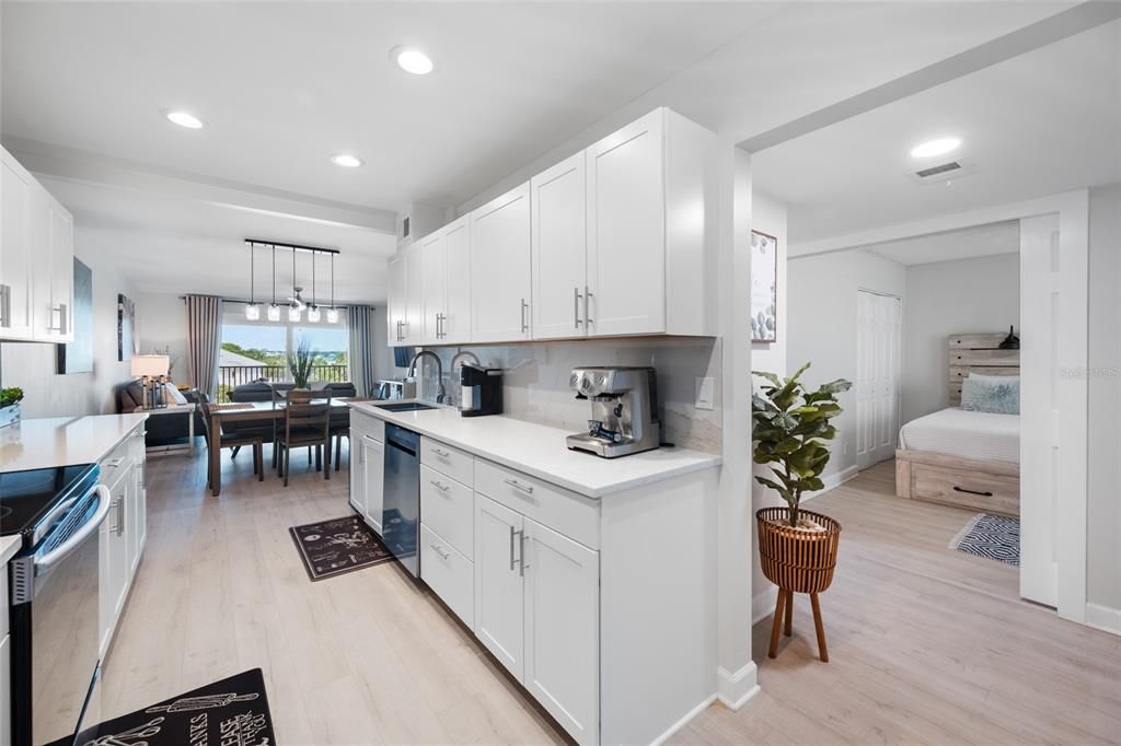 For Sale: $690,000 (2 beds, 2 baths, 1065 Square Feet)
