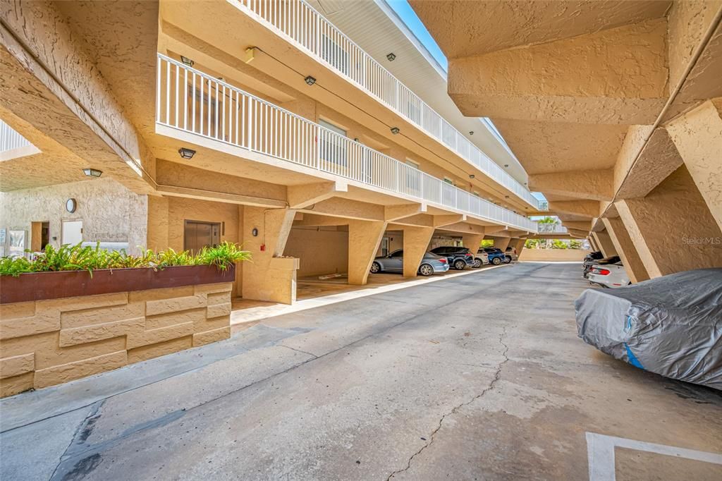 For Sale: $690,000 (2 beds, 2 baths, 1065 Square Feet)