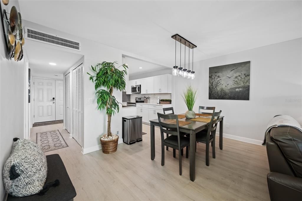 For Sale: $690,000 (2 beds, 2 baths, 1065 Square Feet)