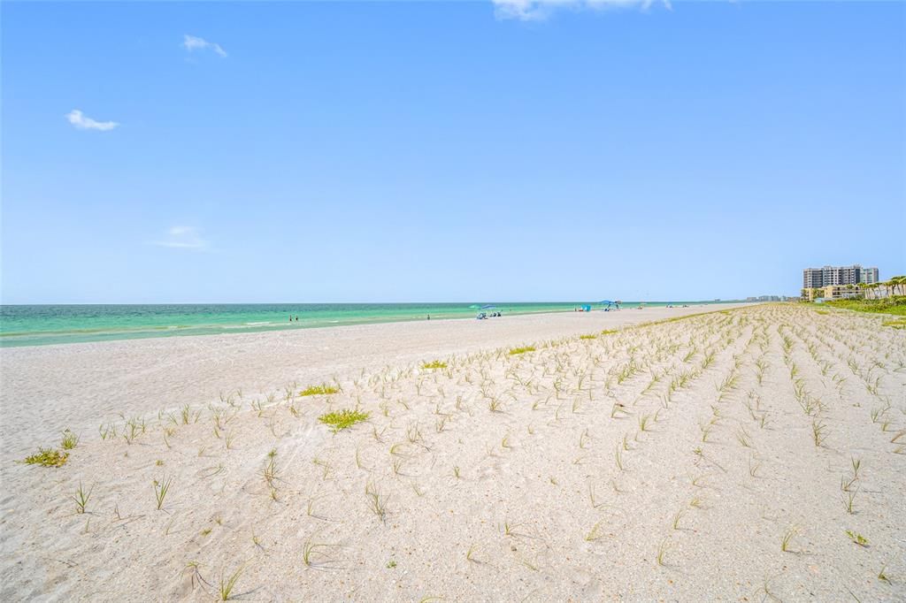 For Sale: $690,000 (2 beds, 2 baths, 1065 Square Feet)