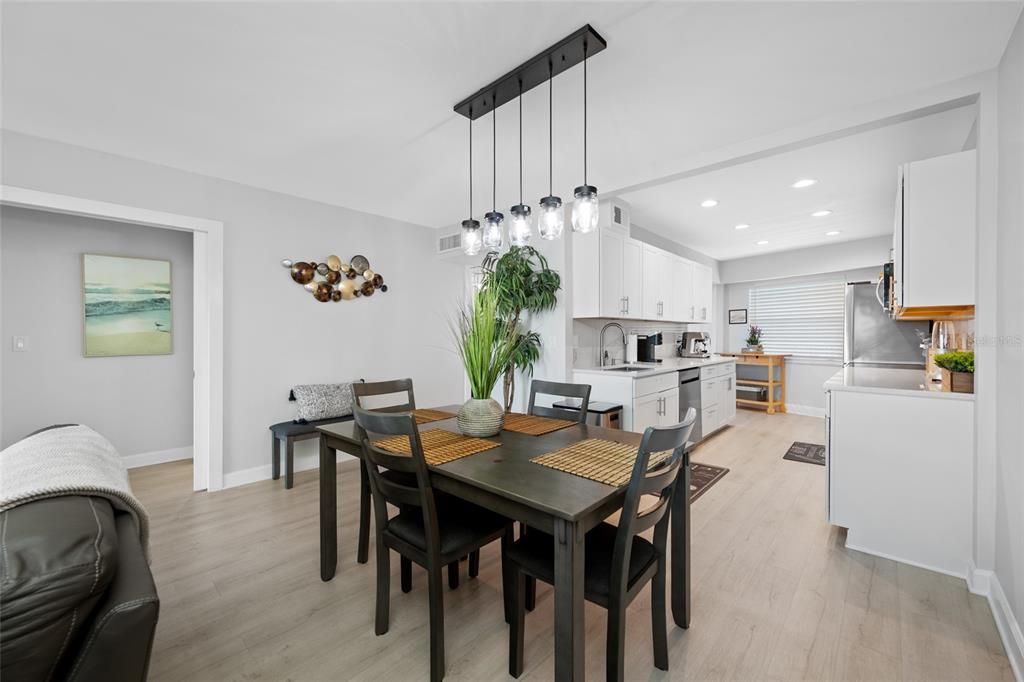 For Sale: $690,000 (2 beds, 2 baths, 1065 Square Feet)