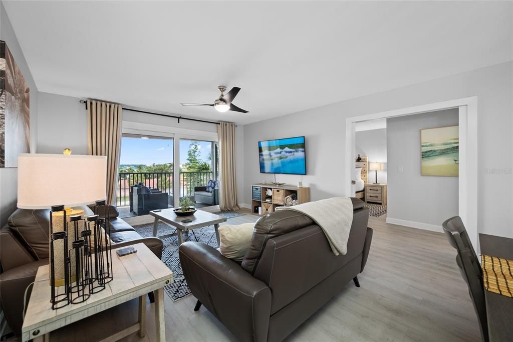 For Sale: $690,000 (2 beds, 2 baths, 1065 Square Feet)