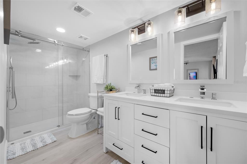 For Sale: $690,000 (2 beds, 2 baths, 1065 Square Feet)