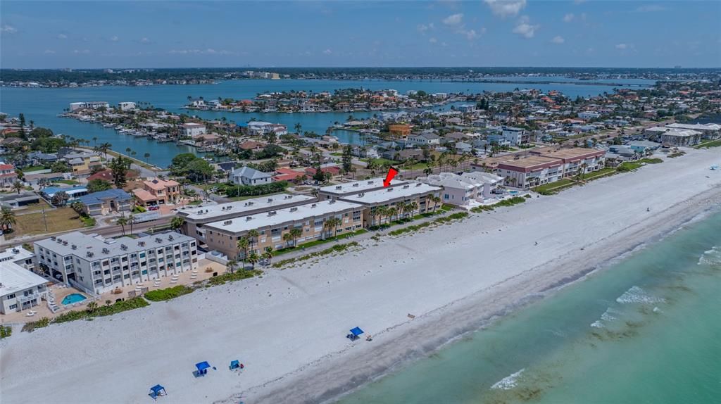 For Sale: $690,000 (2 beds, 2 baths, 1065 Square Feet)