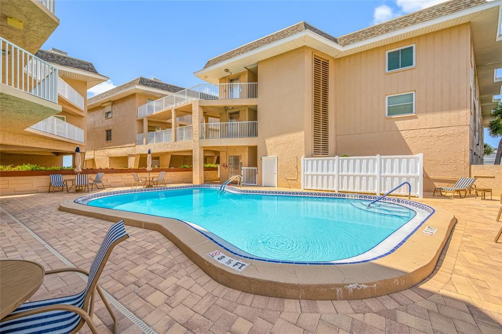 For Sale: $690,000 (2 beds, 2 baths, 1065 Square Feet)