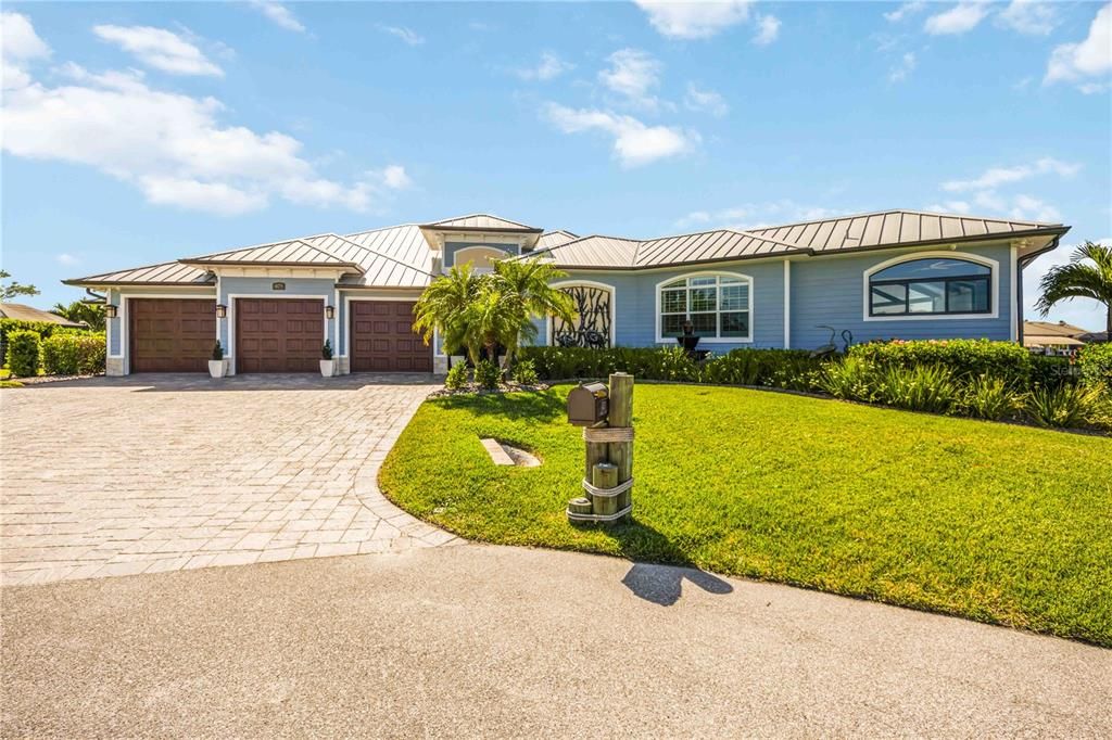 For Sale: $2,700,000 (4 beds, 4 baths, 3169 Square Feet)