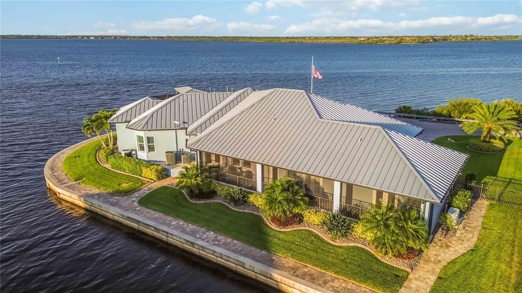 For Sale: $2,700,000 (4 beds, 4 baths, 3169 Square Feet)