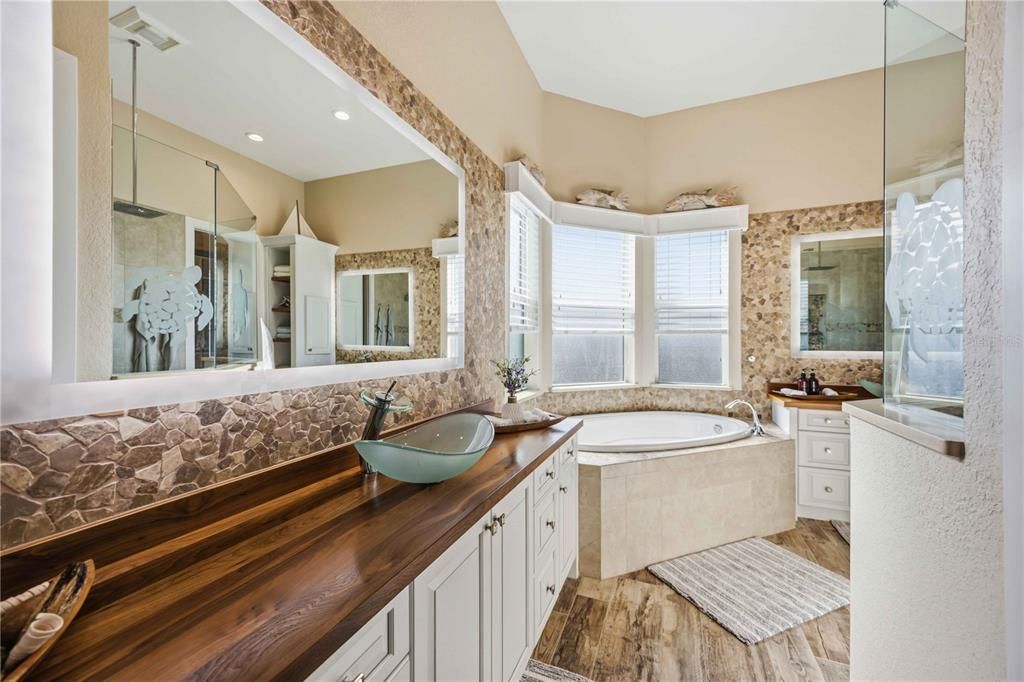 For Sale: $2,700,000 (4 beds, 4 baths, 3169 Square Feet)
