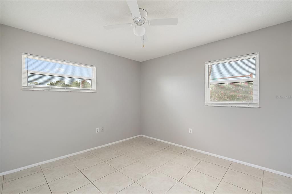 Activo con contrato: $195,000 (2 camas, 2 baños, 934 Pies cuadrados)