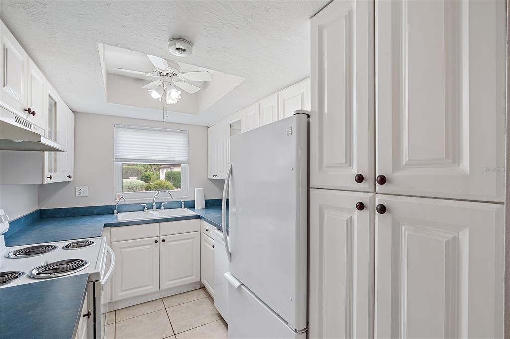Activo con contrato: $195,000 (2 camas, 2 baños, 934 Pies cuadrados)