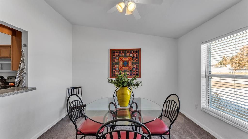En Venta: $355,000 (3 camas, 2 baños, 1960 Pies cuadrados)
