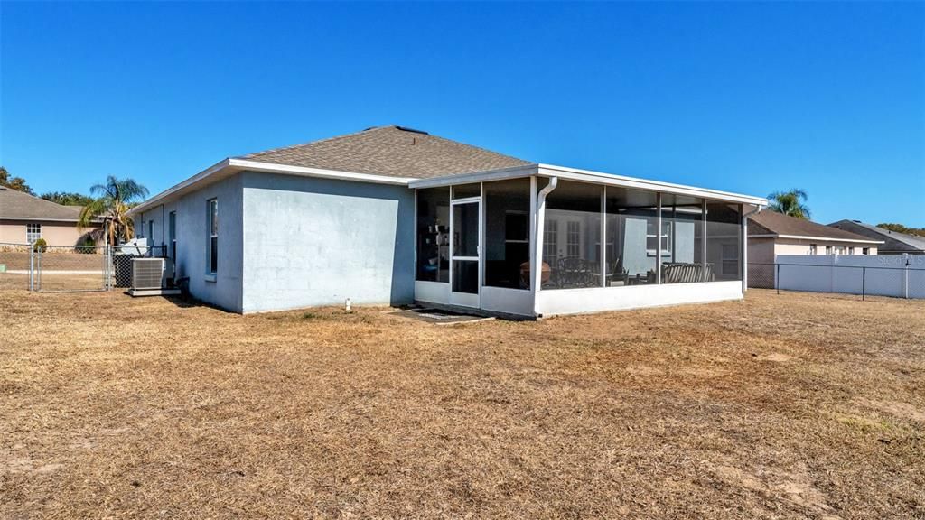 En Venta: $355,000 (3 camas, 2 baños, 1960 Pies cuadrados)