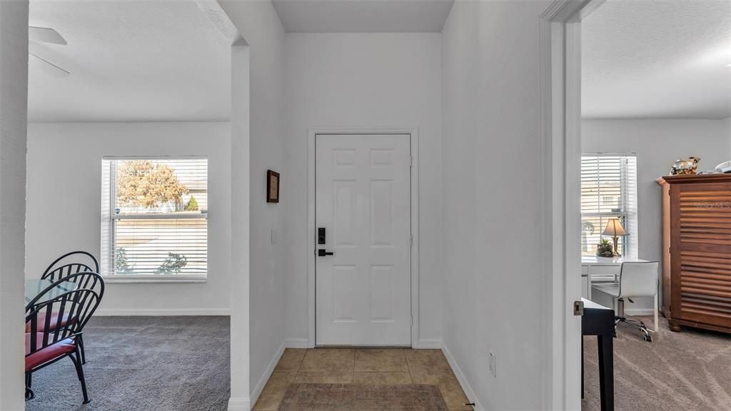 En Venta: $355,000 (3 camas, 2 baños, 1960 Pies cuadrados)