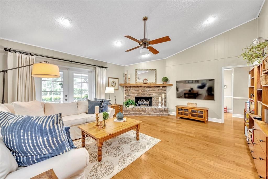 For Sale: $455,900 (3 beds, 2 baths, 1722 Square Feet)