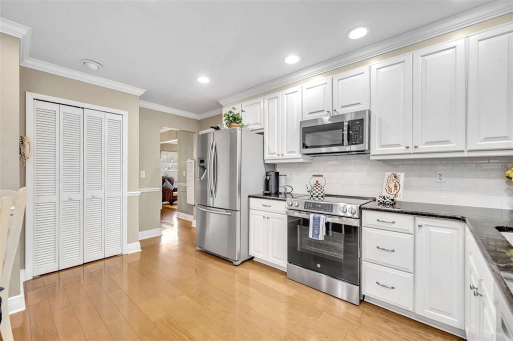 For Sale: $455,900 (3 beds, 2 baths, 1722 Square Feet)