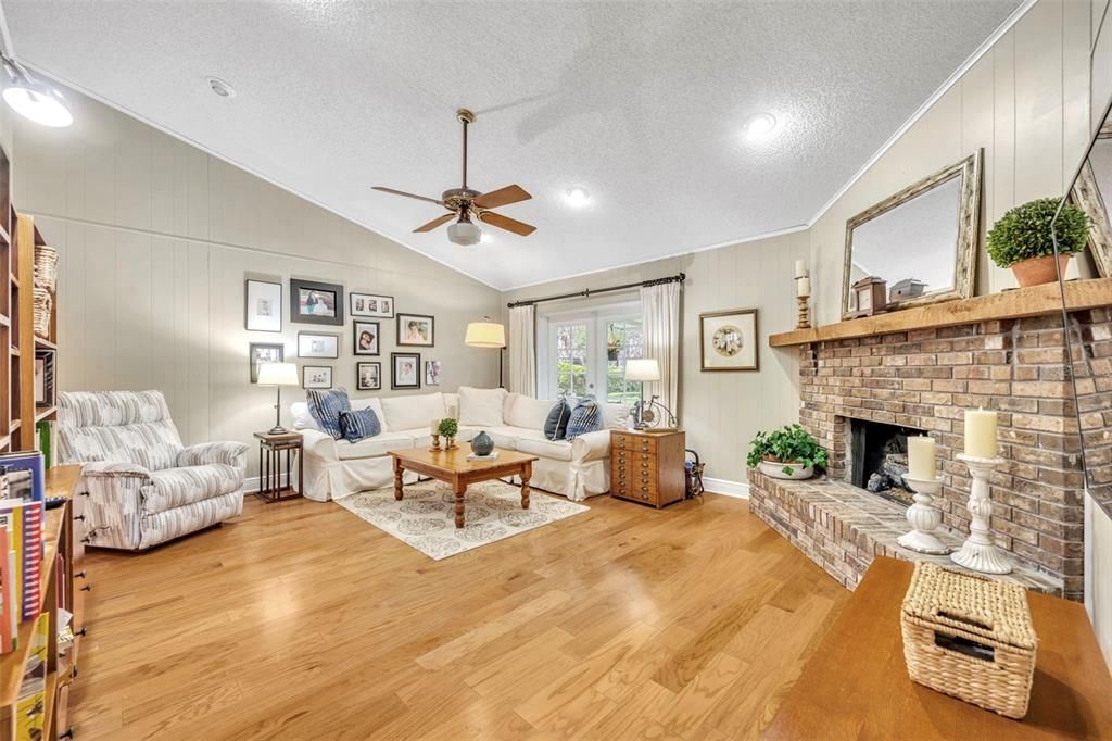 For Sale: $455,900 (3 beds, 2 baths, 1722 Square Feet)
