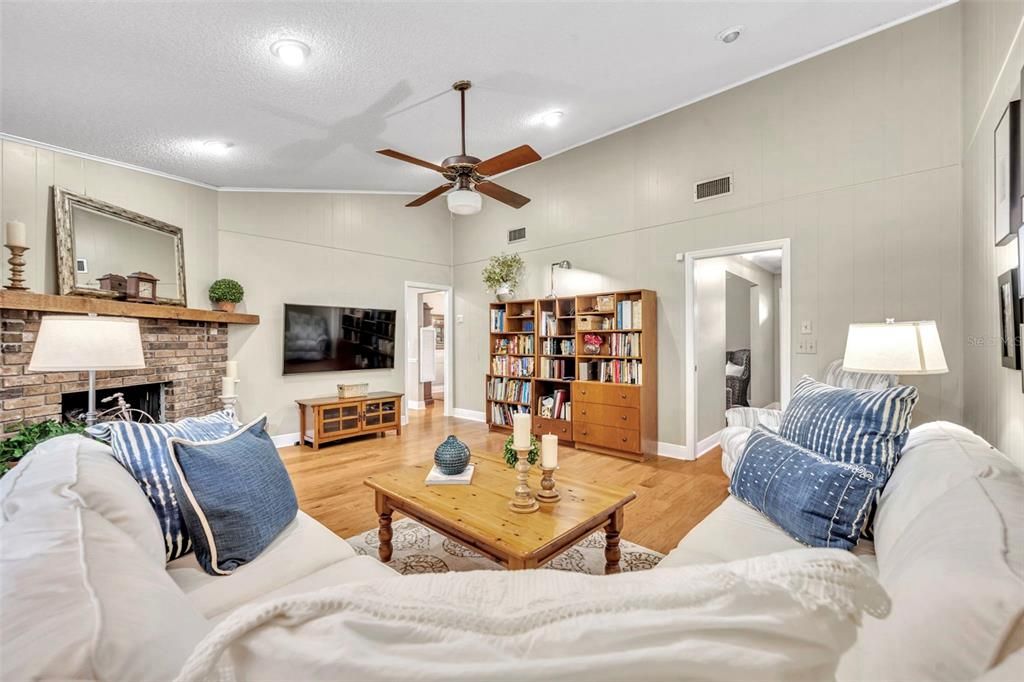 For Sale: $455,900 (3 beds, 2 baths, 1722 Square Feet)