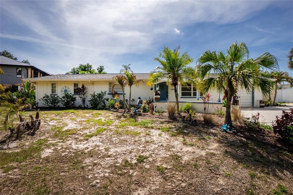For Sale: $575,000 (2 beds, 2 baths, 1494 Square Feet)