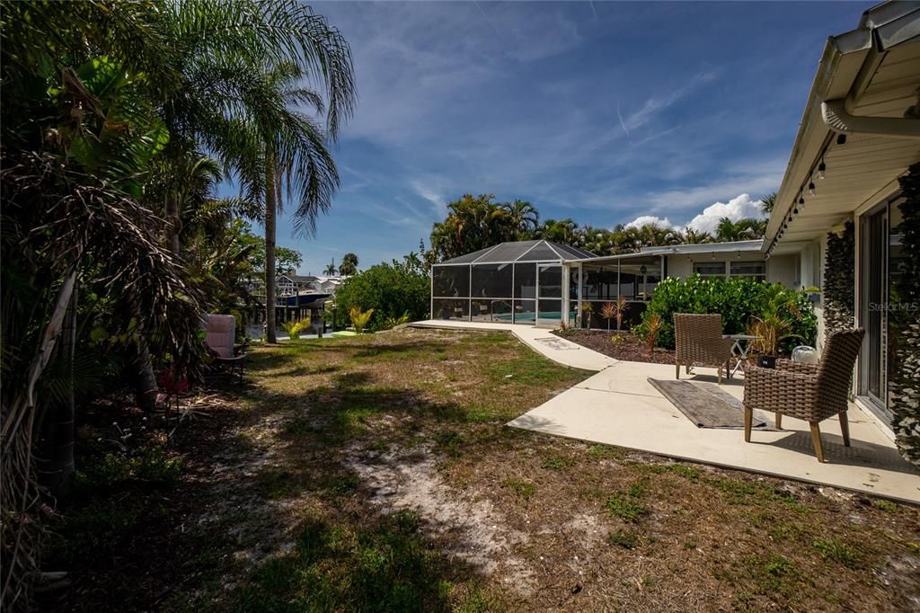 For Sale: $575,000 (2 beds, 2 baths, 1494 Square Feet)