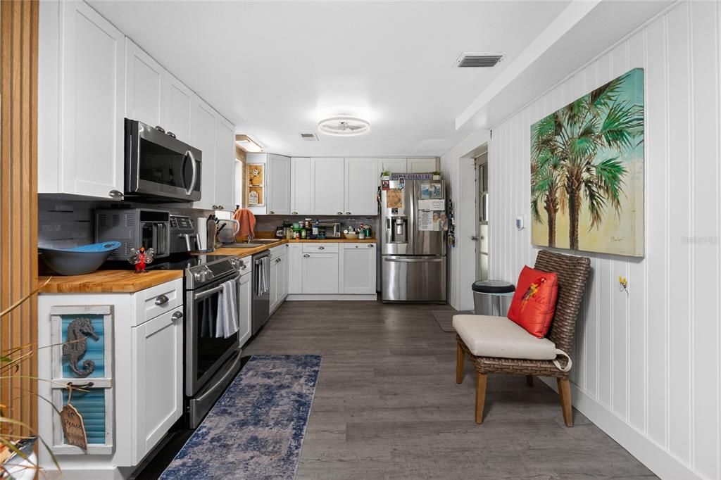 For Sale: $575,000 (2 beds, 2 baths, 1494 Square Feet)