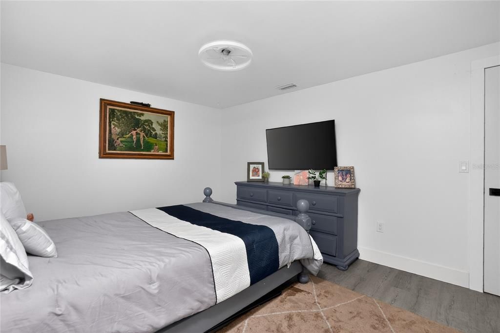 For Sale: $575,000 (2 beds, 2 baths, 1494 Square Feet)