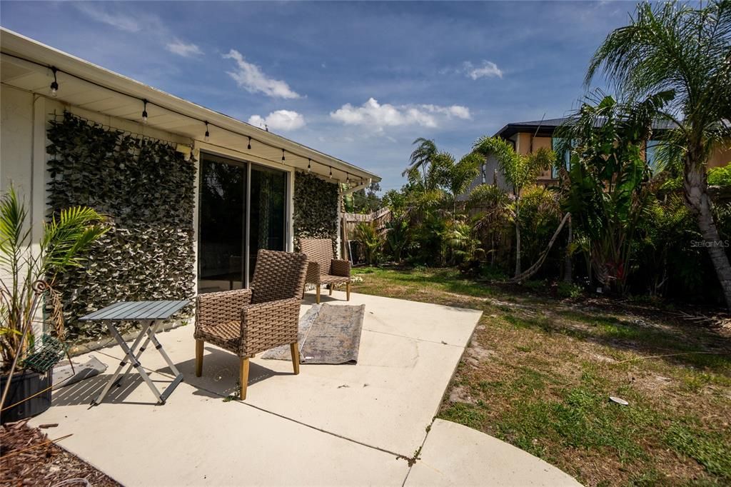 For Sale: $575,000 (2 beds, 2 baths, 1494 Square Feet)