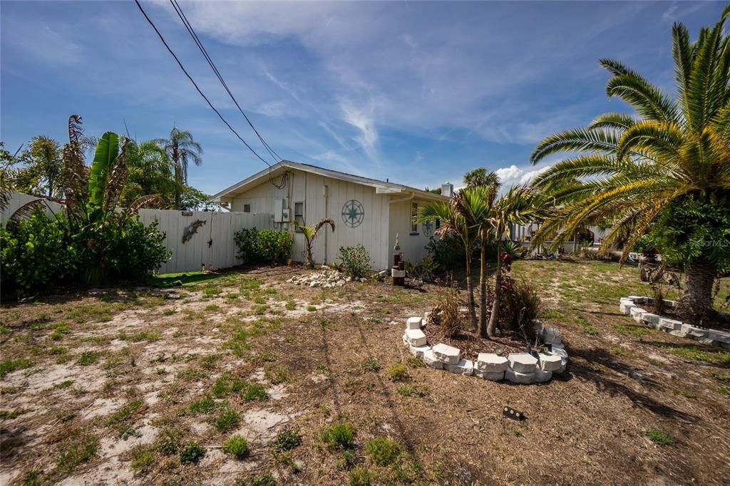 For Sale: $575,000 (2 beds, 2 baths, 1494 Square Feet)
