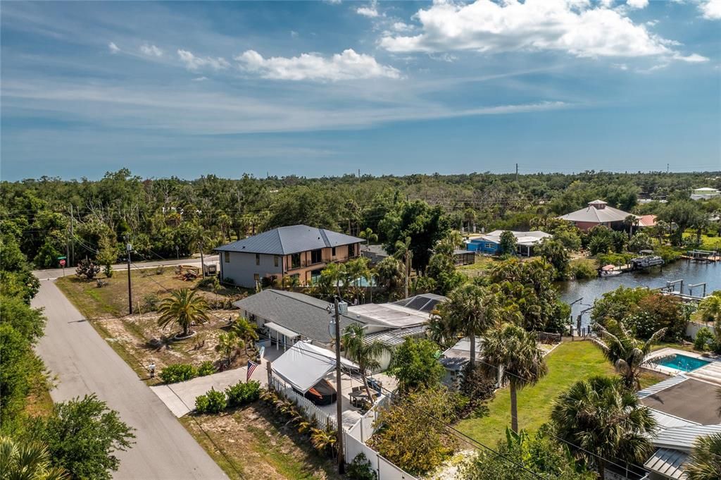 For Sale: $575,000 (2 beds, 2 baths, 1494 Square Feet)