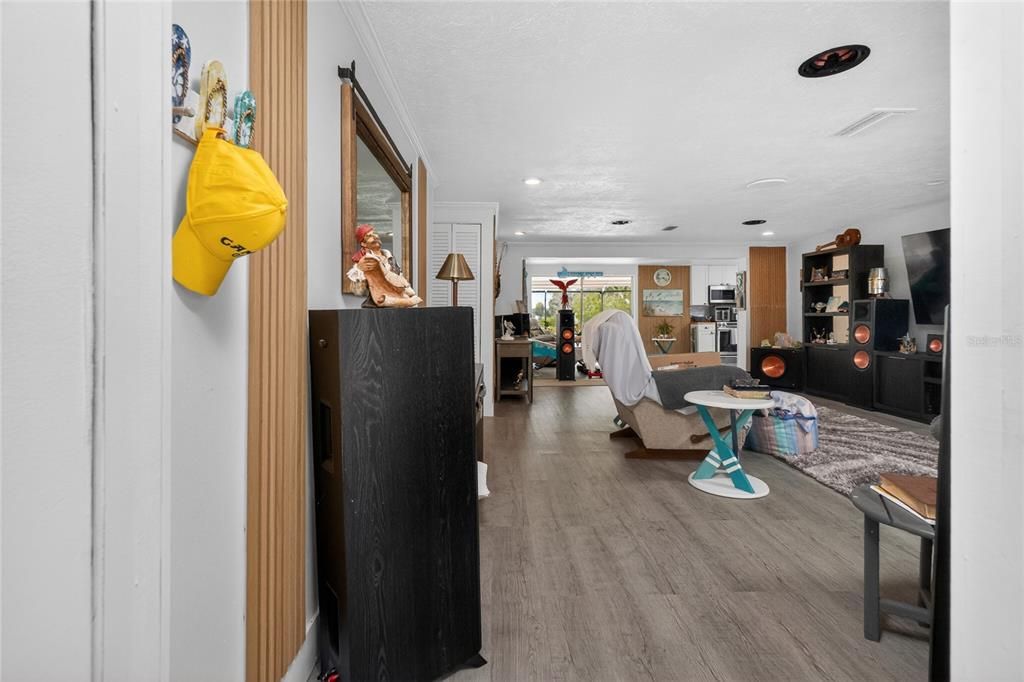 For Sale: $575,000 (2 beds, 2 baths, 1494 Square Feet)