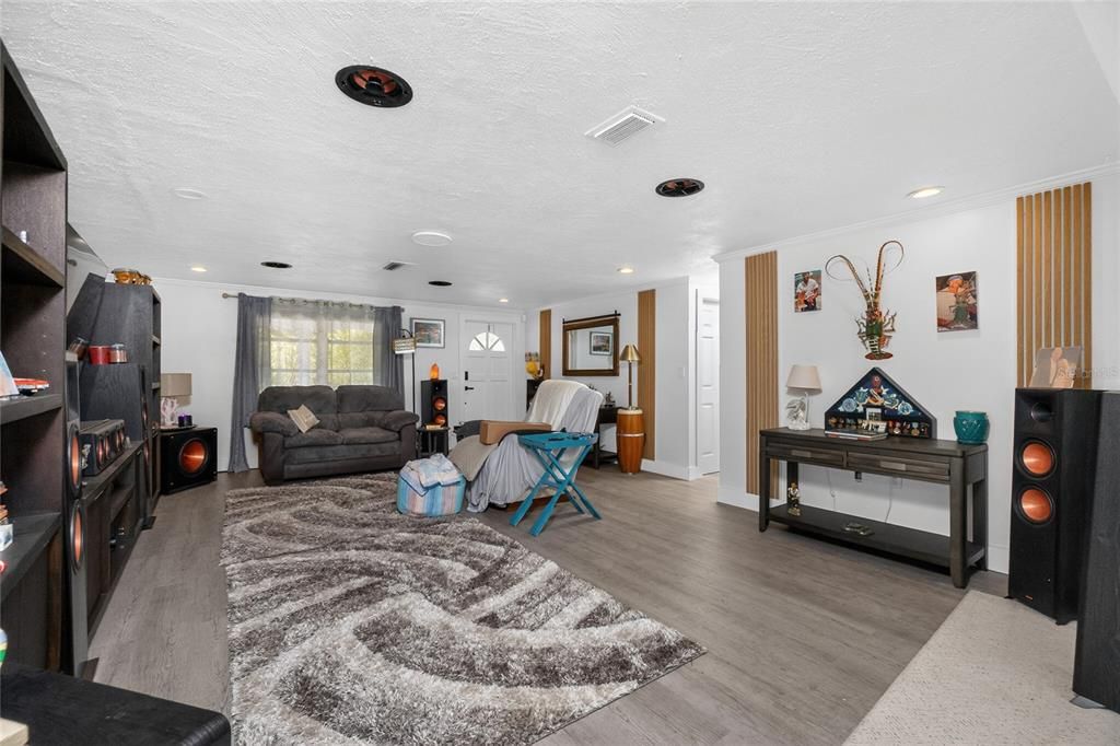 For Sale: $575,000 (2 beds, 2 baths, 1494 Square Feet)