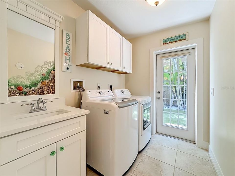 For Sale: $1,485,000 (3 beds, 2 baths, 1829 Square Feet)