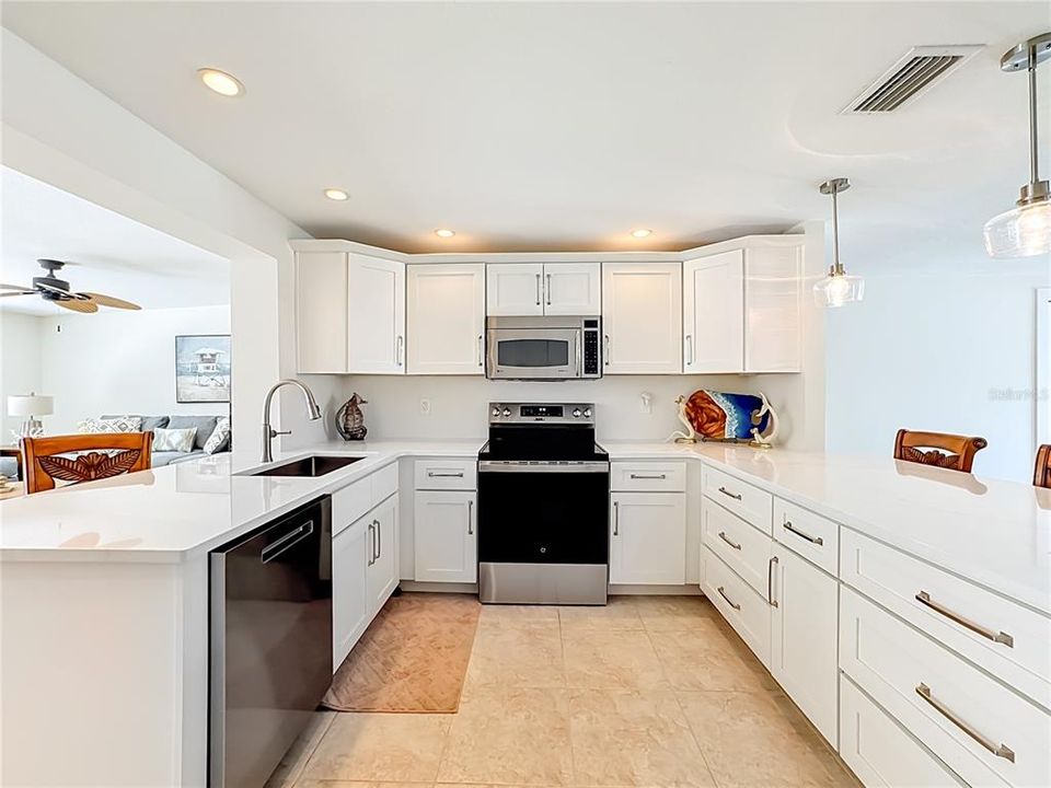 For Sale: $1,485,000 (3 beds, 2 baths, 1829 Square Feet)